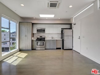 12114 Idaho Ave Unit 8, Los Angeles, CA 90025