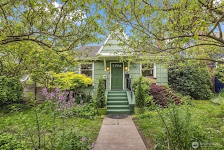 7350 Keen Way N, Seattle, WA 98103