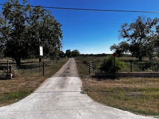 16486 Farm To Market Road 463, Lytle, TX 78052