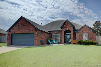 1214 W 117th Place S, Jenks, OK 74037
