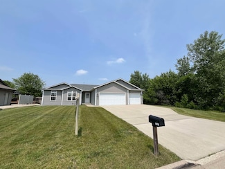 1520 Redwood Dr, Janesville, WI 53546