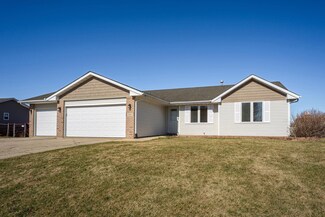 745 Golden Prairie Dr, Davis Junction, IL 61020