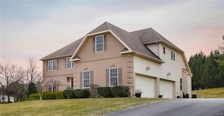 213 Sonny Dr, Wind Gap, PA 18091