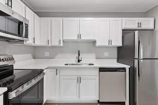 10501 Cedar Lake Rd Unit 515, Hopkins, MN 55305