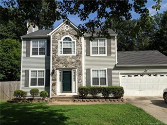 5902 Black Bear Ct, Charlotte, NC 28214