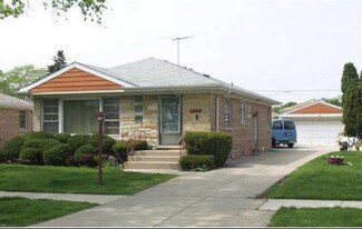7322 W Greenleaf St, Niles, IL 60714