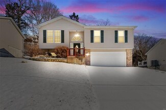 1707 Hilltop Ln, Imperial, MO 63052