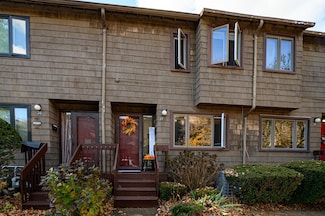 37 Towne House Rd, Hamden, CT 06514