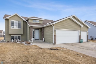 1810 42nd Ave S, Moorhead, MN 56560