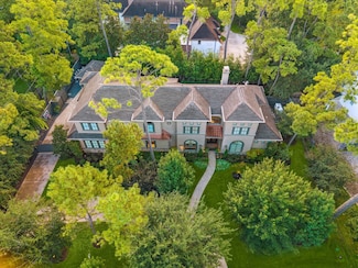 27 Williamsburg Ln, Houston, TX 77024