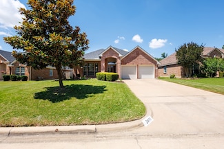 2611 Logan Dr, Mansfield, TX 76063