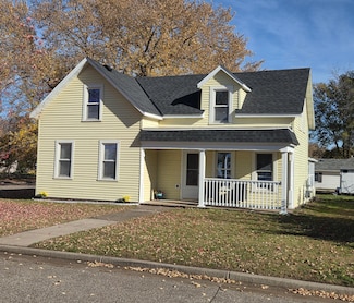 254 Court St S, Prescott, WI 54021