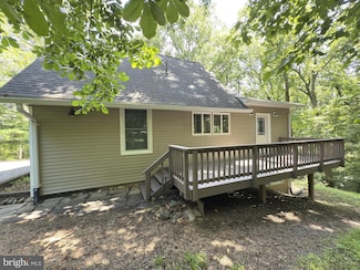 132 Pine Crest Ln, Bluemont, VA 20135
