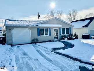 905 Hees Ct, Defiance, OH 43512