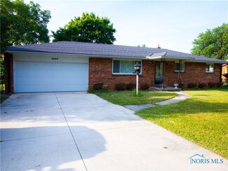 4969 Curtice Rd, Northwood, OH 43619
