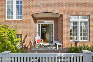 73 Weaver St Unit 4, Greenwich, CT 06831