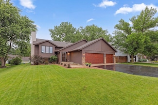 2304 Horizon Place, Burnsville, MN 55337