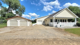 879 S Werners Landing Dr, Bronson, MI 49028