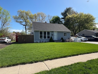 21 Roosevelt Blvd, Enfield, CT 06082