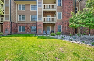 212 Glengarry Dr Unit 105, Bloomingdale, IL 60108