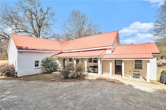 204 Emory St, Oxford, GA 30054