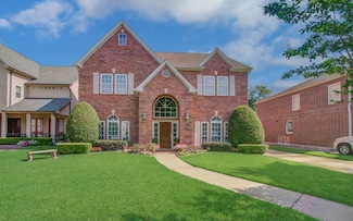 4516 Palmetto St, Bellaire, TX 77401