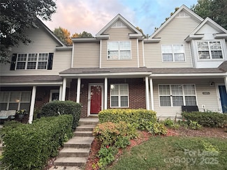 10247 Reindeer Way Ln, Charlotte, NC 28216