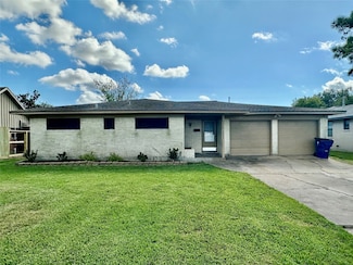 1905 19th Ave N, Texas City, TX 77590