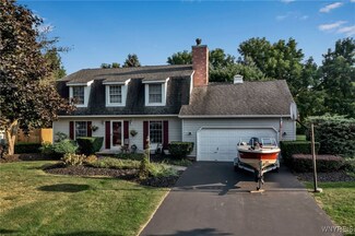 7064 Old English Rd, Lockport, NY 14094