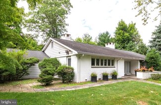 848 Thomas Rd, Lafayette Hill, PA 19444