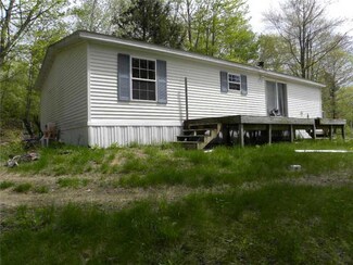32 Corvella St, Leeds, ME 04263