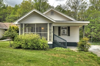 26 Hillcrest Dr, Mc Caysville, GA 30555