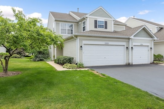 2939 White Thorn Cir, Naperville, IL 60564