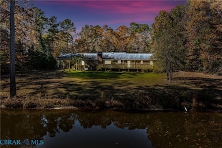 278 Regent Rd, Hartfield, VA 23071