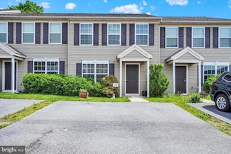 1550 Matthew Dr, West York, PA 17404