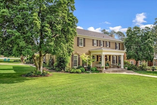 5490 Walnut Grove Rd, Memphis, TN 38120