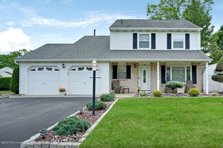 2 Tamarack St, Howell, NJ 07731