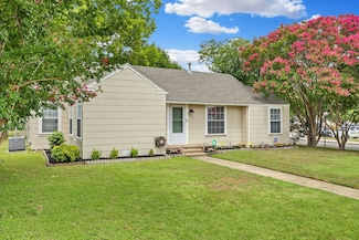 840 Roosevelt St, Arlington, TX 76011