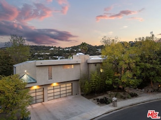 16096 Valley Meadow Place, Encino, CA 91436