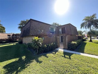 2812 28th Ln, Greenacres, FL 33463