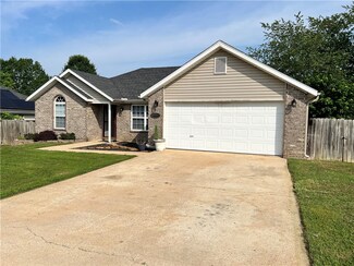20835 Justin Dr, Springdale, AR 72764