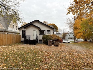 65 Dwight Ave, Pontiac, MI 48341