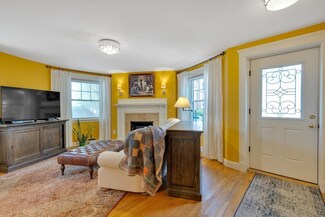 8 Colbourne Crescent Unit 1, Brookline, MA 02445