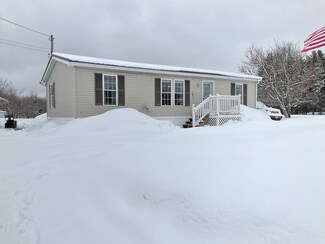142 Hines St, Washburn, ME 04786