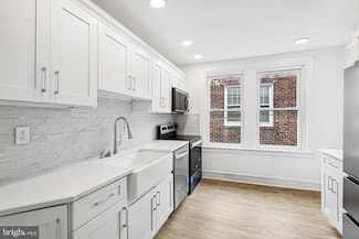 1827 W Cheltenham Ave, Elkins Park, PA 19027