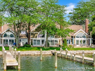 17567 N Fruitport Rd Unit 6, Spring Lake, MI 49456