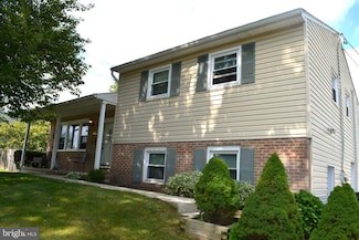 412 Glenwood Dr, Douglassville, PA 19518