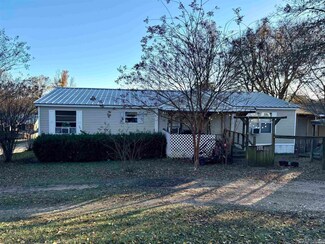 601 W 3rd St, Dierks, AR 71833