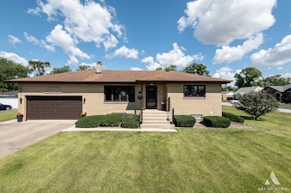 6710 W 115th St, Worth, IL 60482