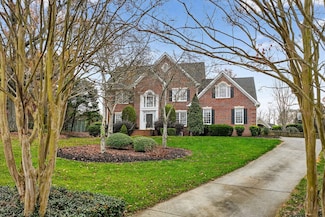 7 Hitchcock Ln, Greenville, SC 29615